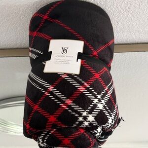 Victoria's Secret Black Red White Plaid Plush Blanket